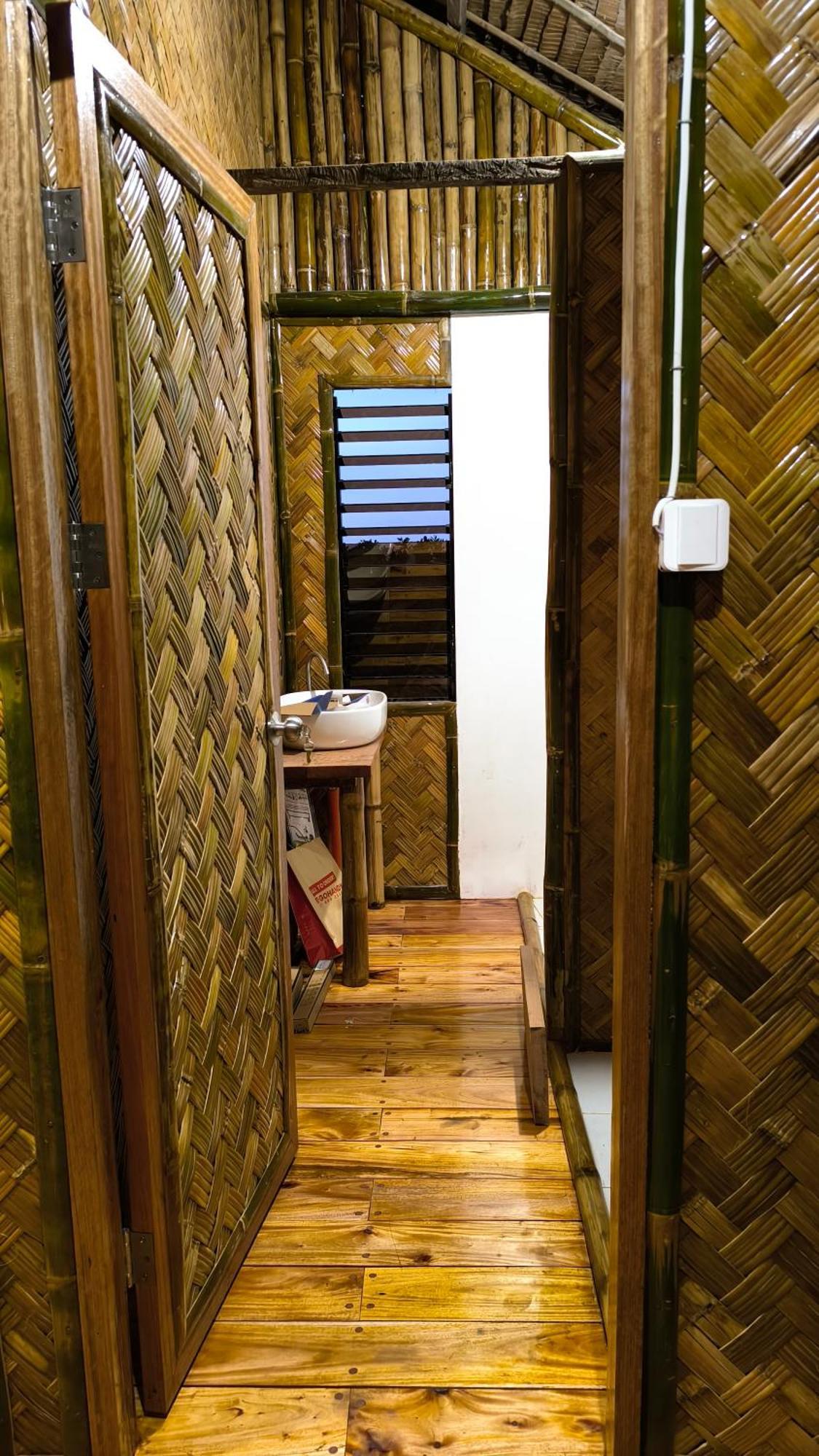 Hotel Ocean Eco Puerto Princesa